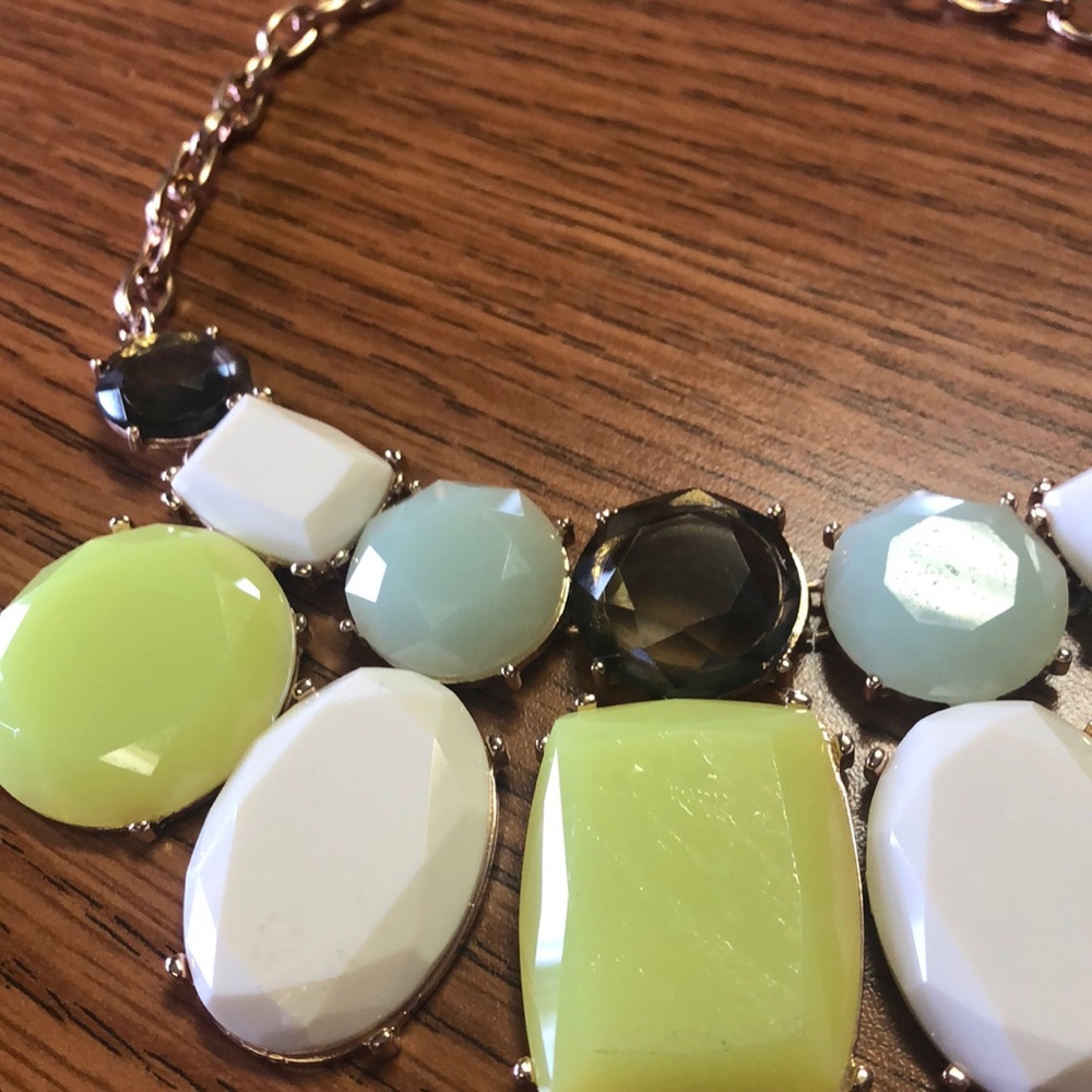 Beautiful statement necklace - Picture 2 of 3